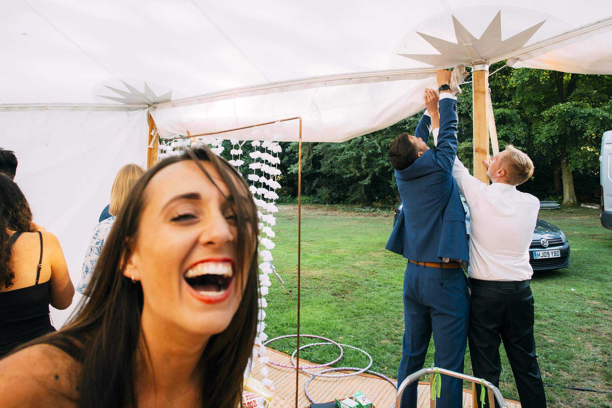 candid wedding photography of laughter