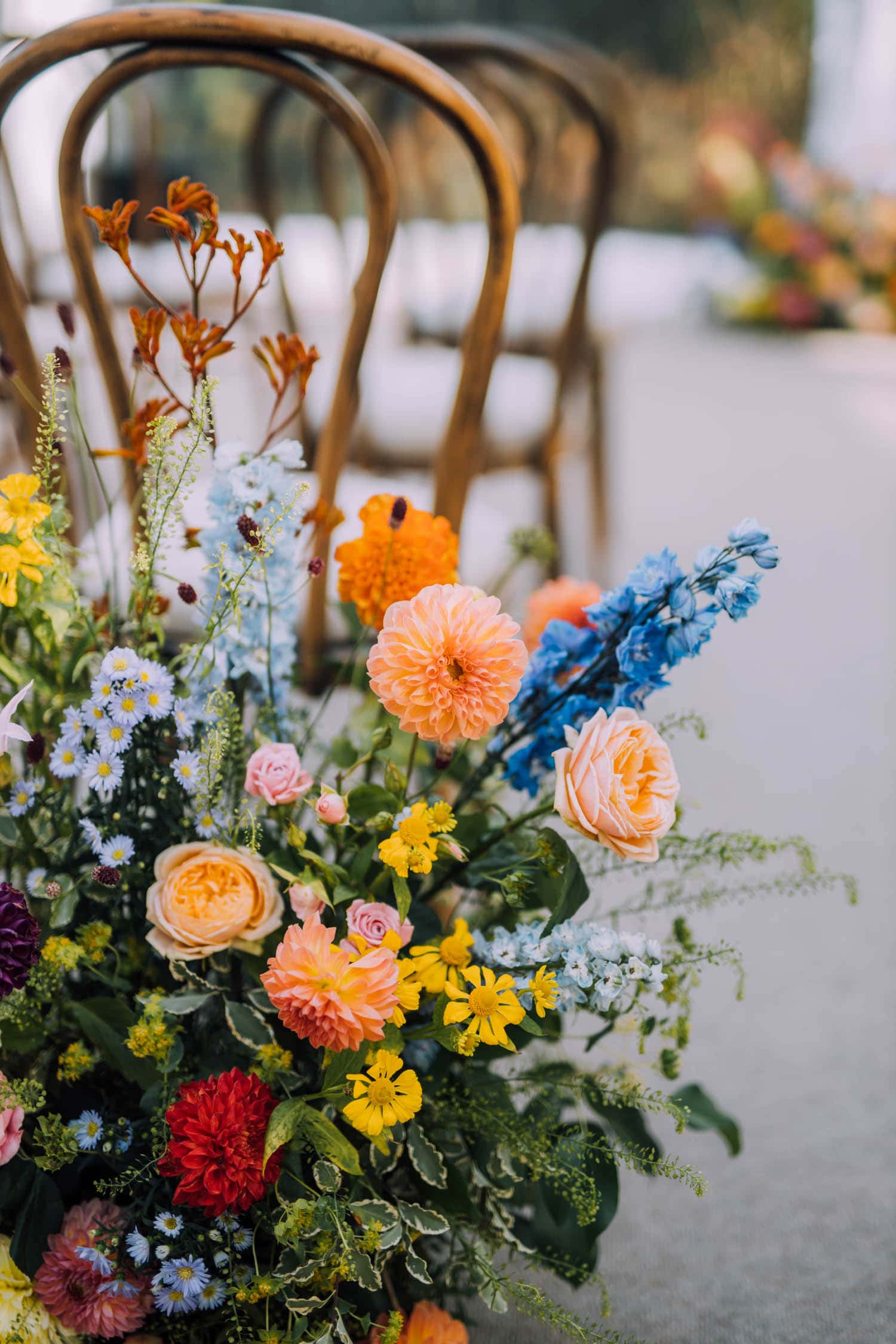 autumn colours wedding flowers