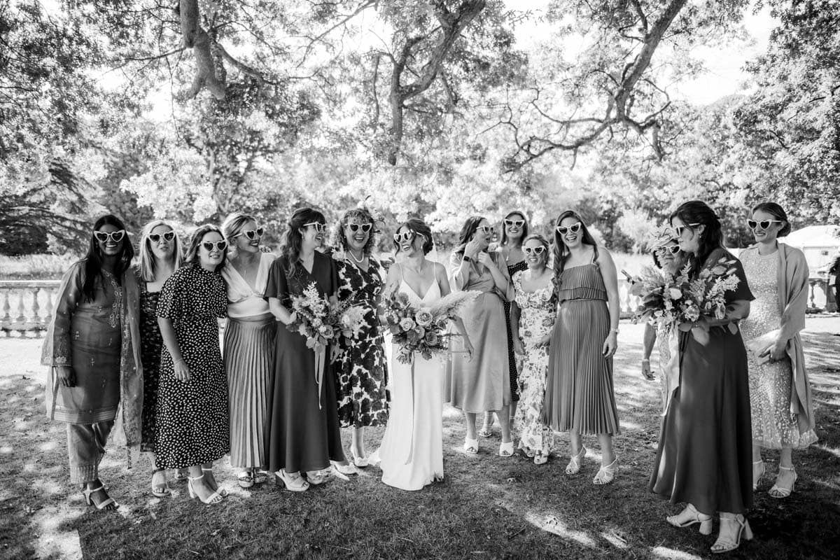 candid wedding group photographs